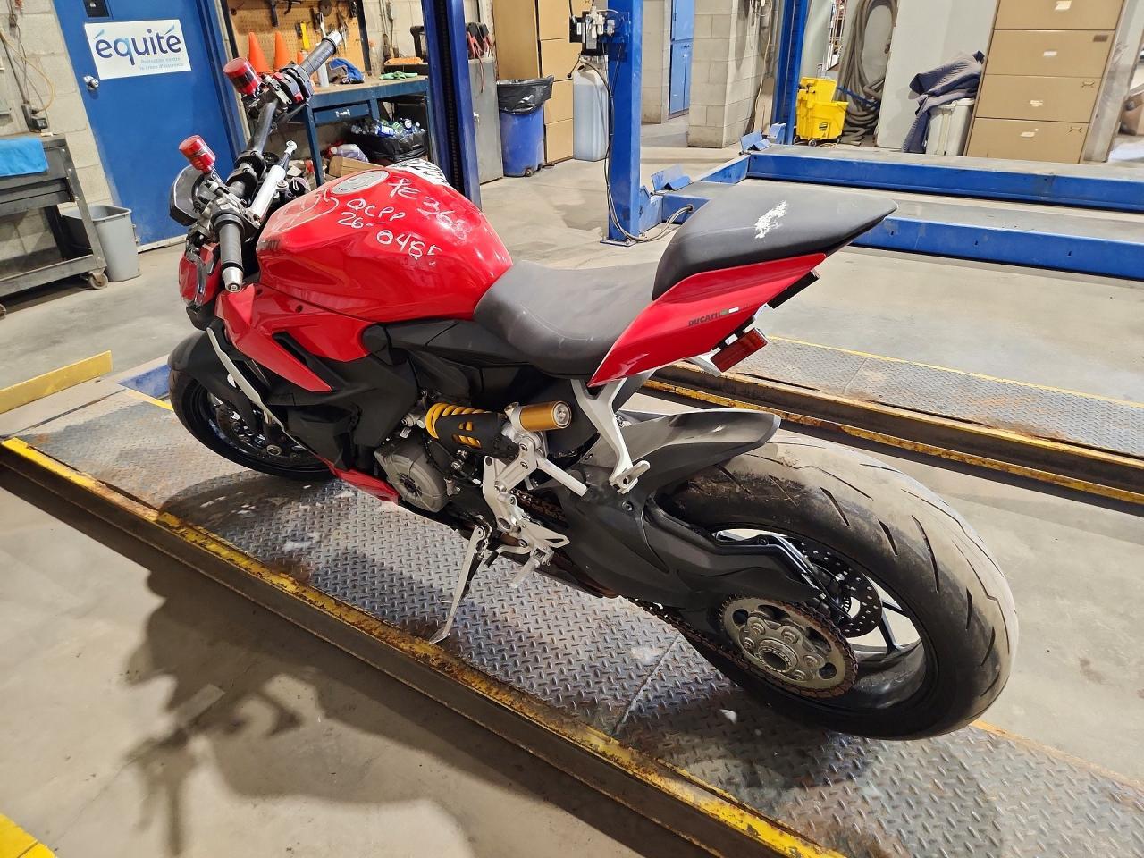 2022 Ducati Streetfighter V2 - Image 2