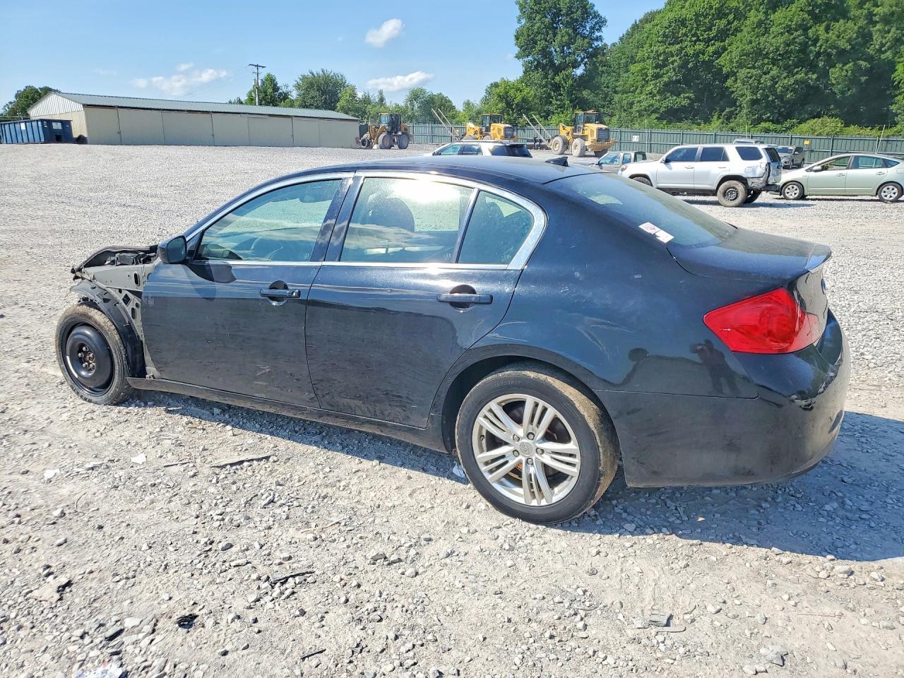 2015 Infiniti Q40 Base - Image 2