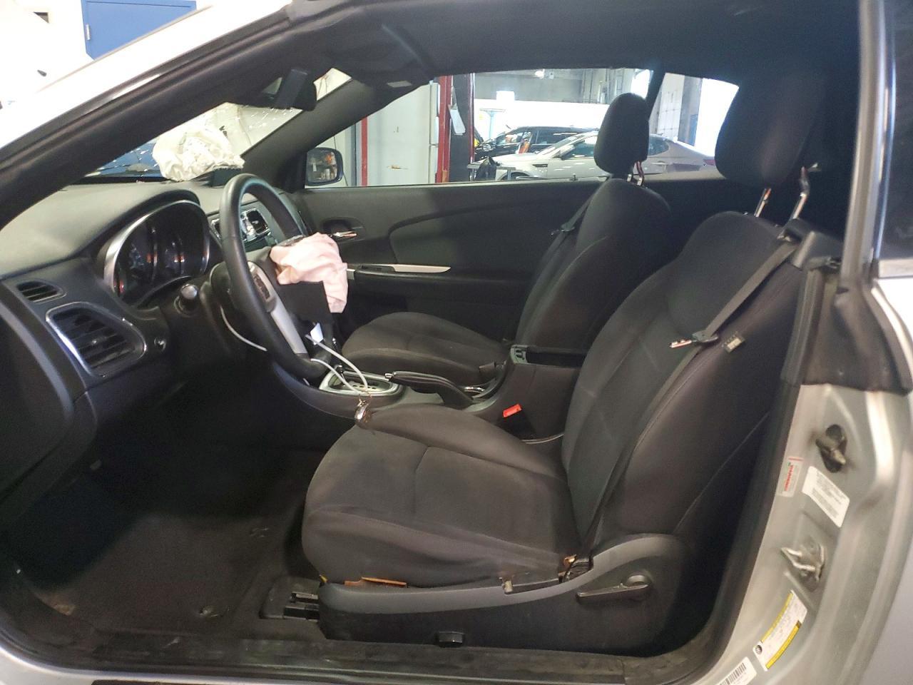 2012 Chrysler 200 Touring - Фото 7