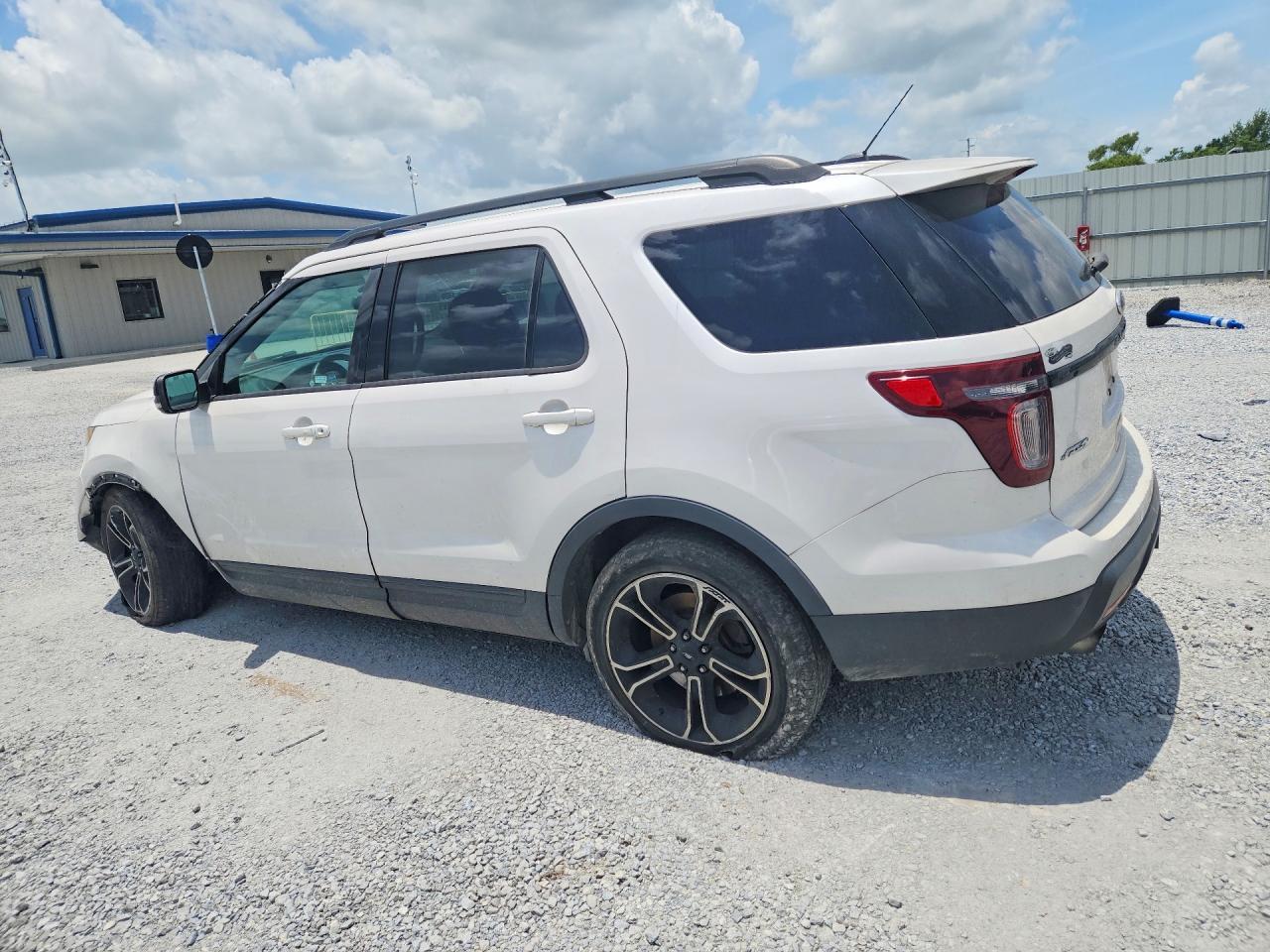 2015 Ford Explorer Sport - Фото 2