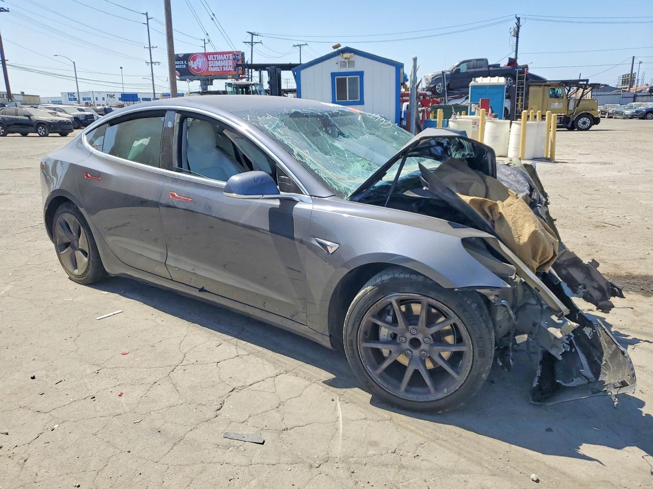 2018 Tesla Model 3 - Фото 4