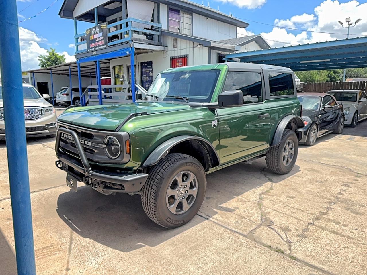 2024 Ford Bronco Big Bend - Image 2