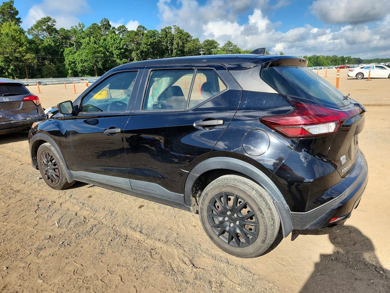 2021 Nissan Kicks S - Фото 2