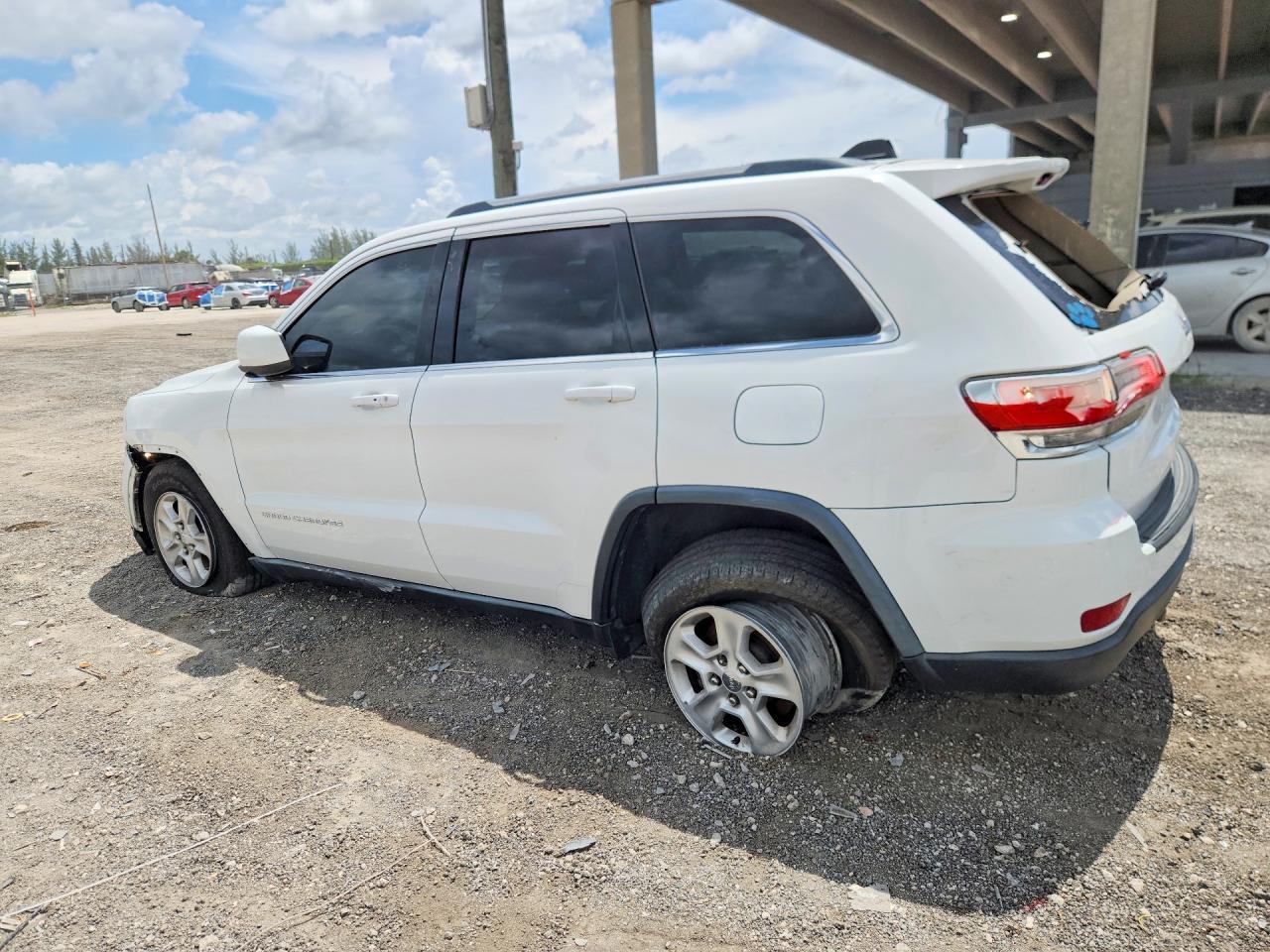 2014 Jeep Grand Cherokee Laredo - Image 2