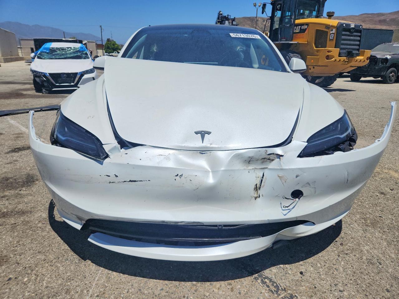 2025 Tesla Model 3 - Фото 5