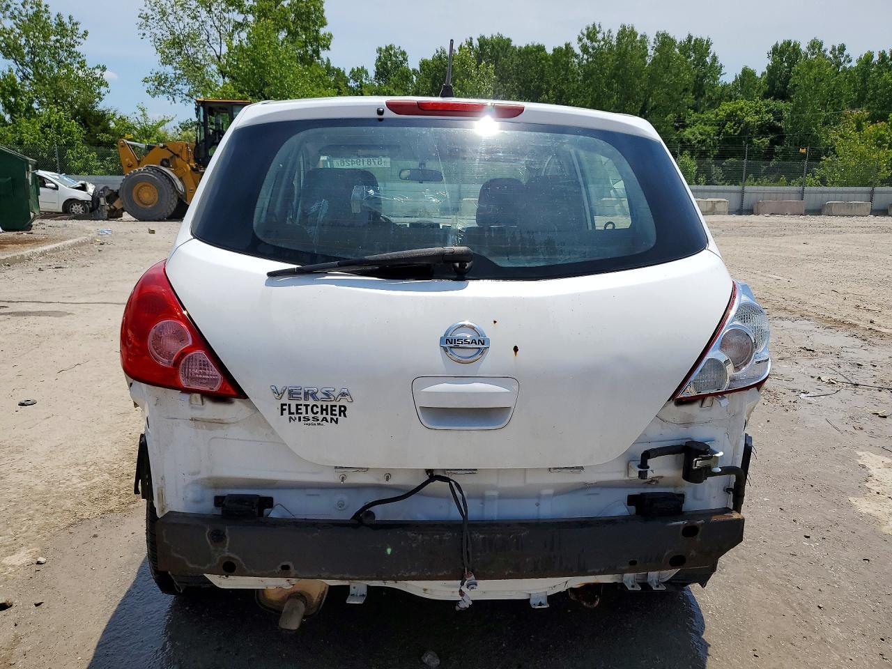 2011 Nissan Versa 1.8 S - Фото 6