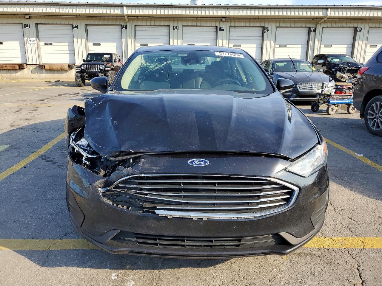 2020 Ford Fusion Se - Фото 5