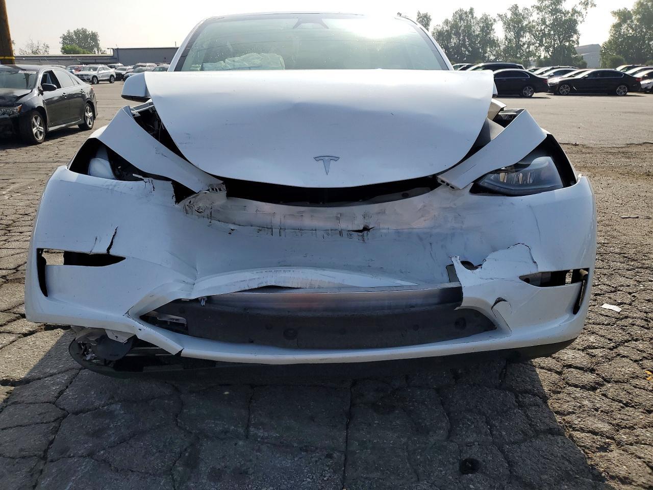 2023 Tesla Model Y - Фото 5