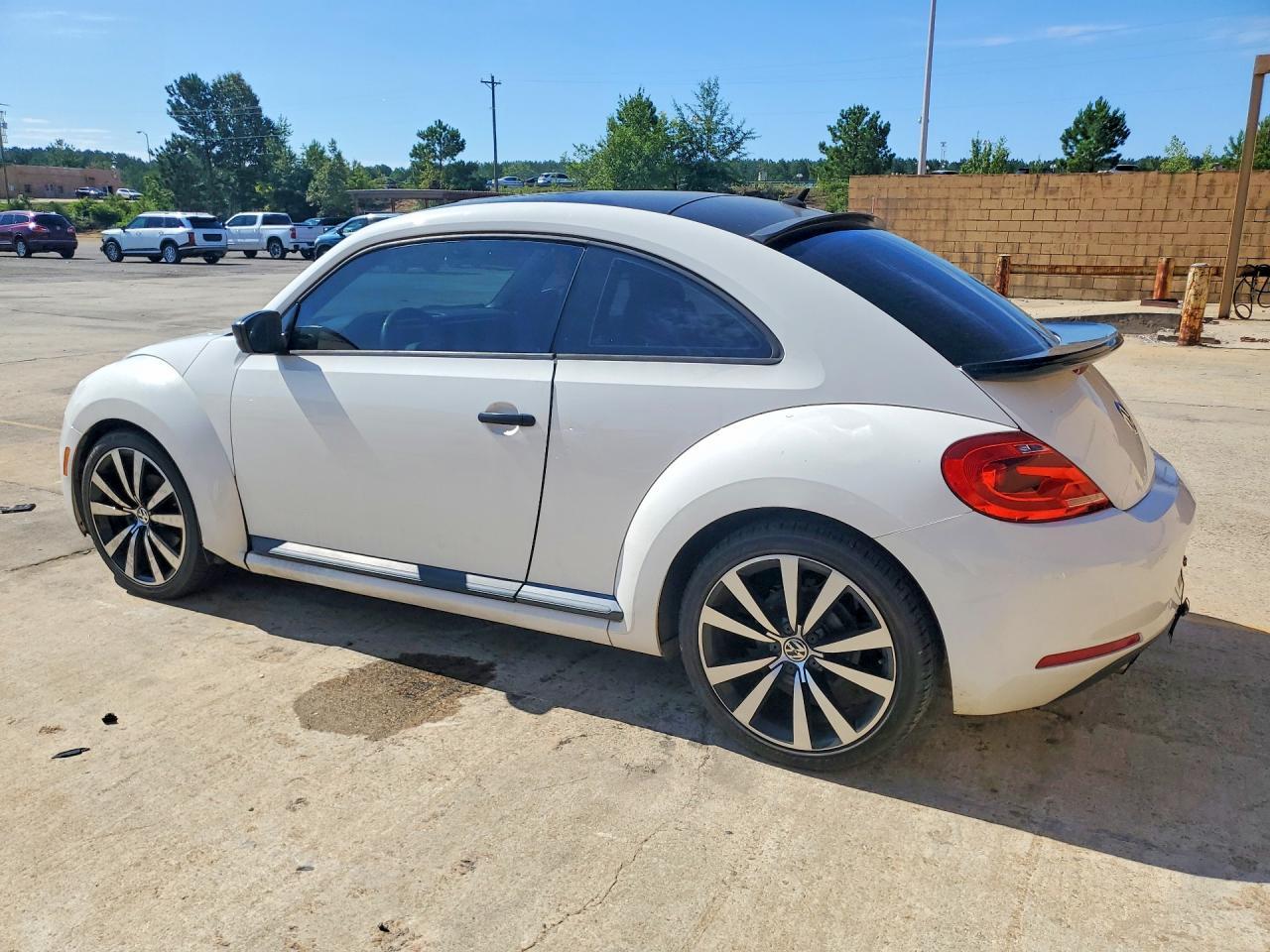 2012 Volkswagen Beetle - Фото 2