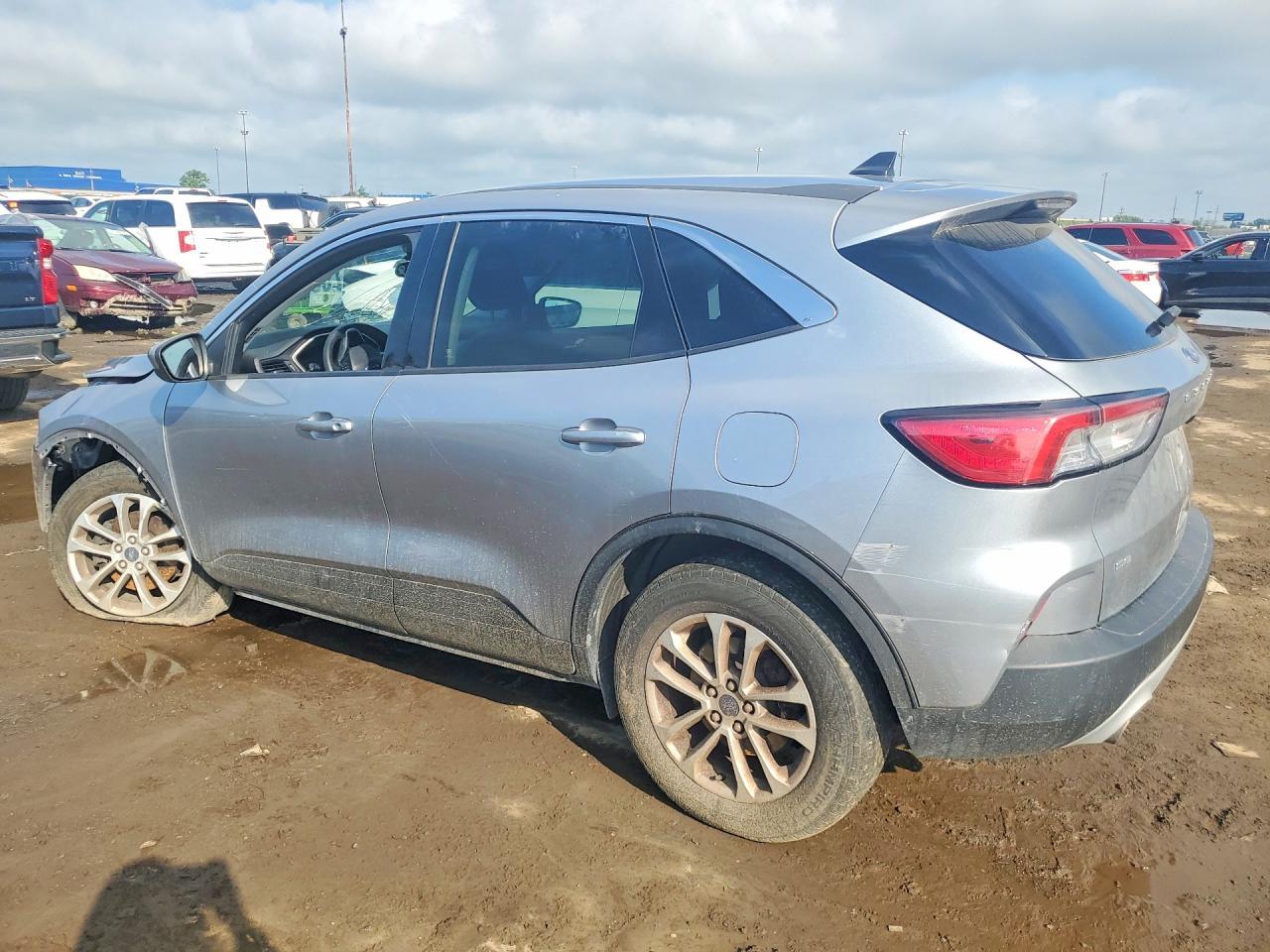 2021 Ford Escape Se - Фото 2
