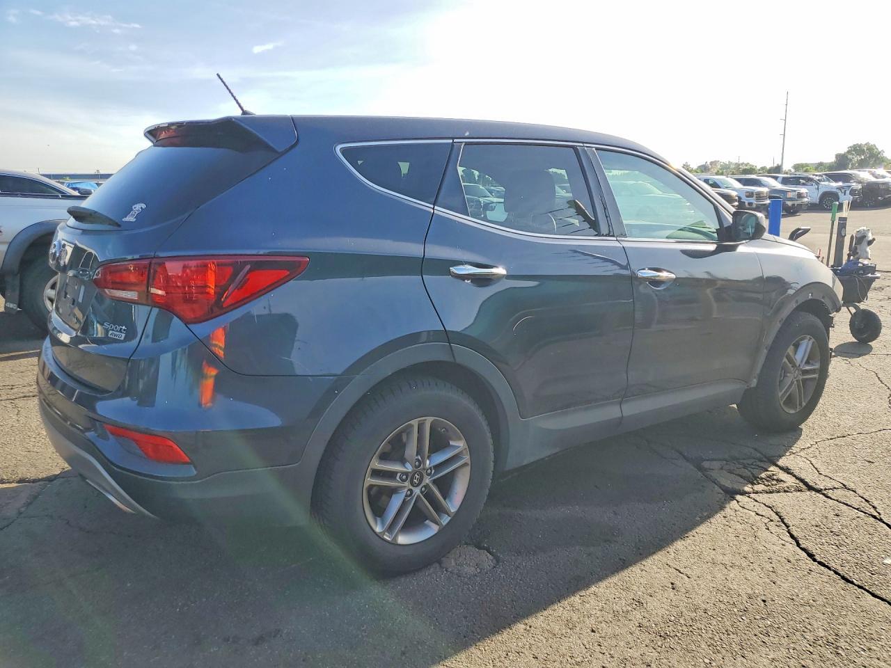 2018 Hyundai Santa Fe Sport 2.4L - Image 3