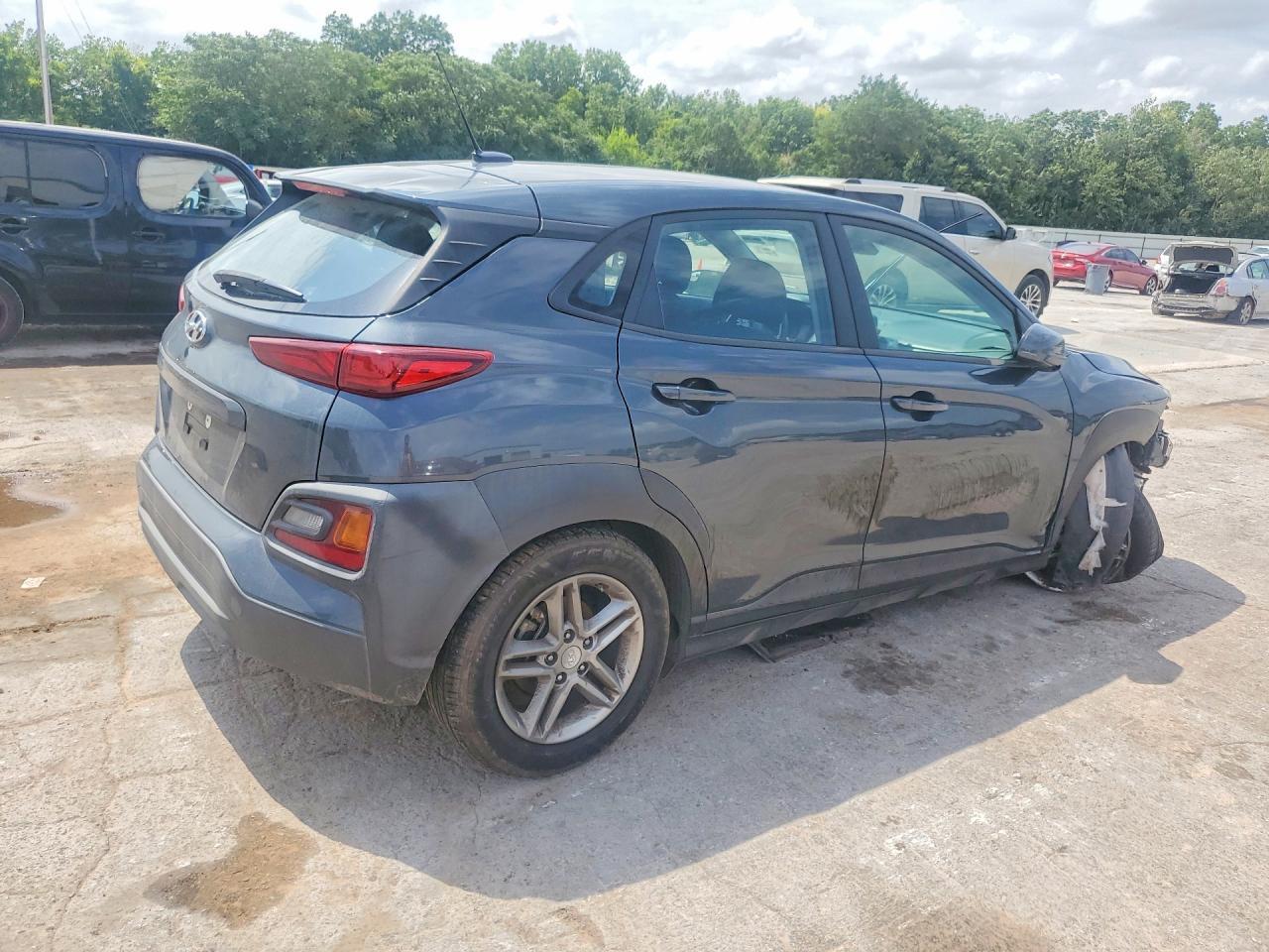 2021 Hyundai Kona Se - Фото 3