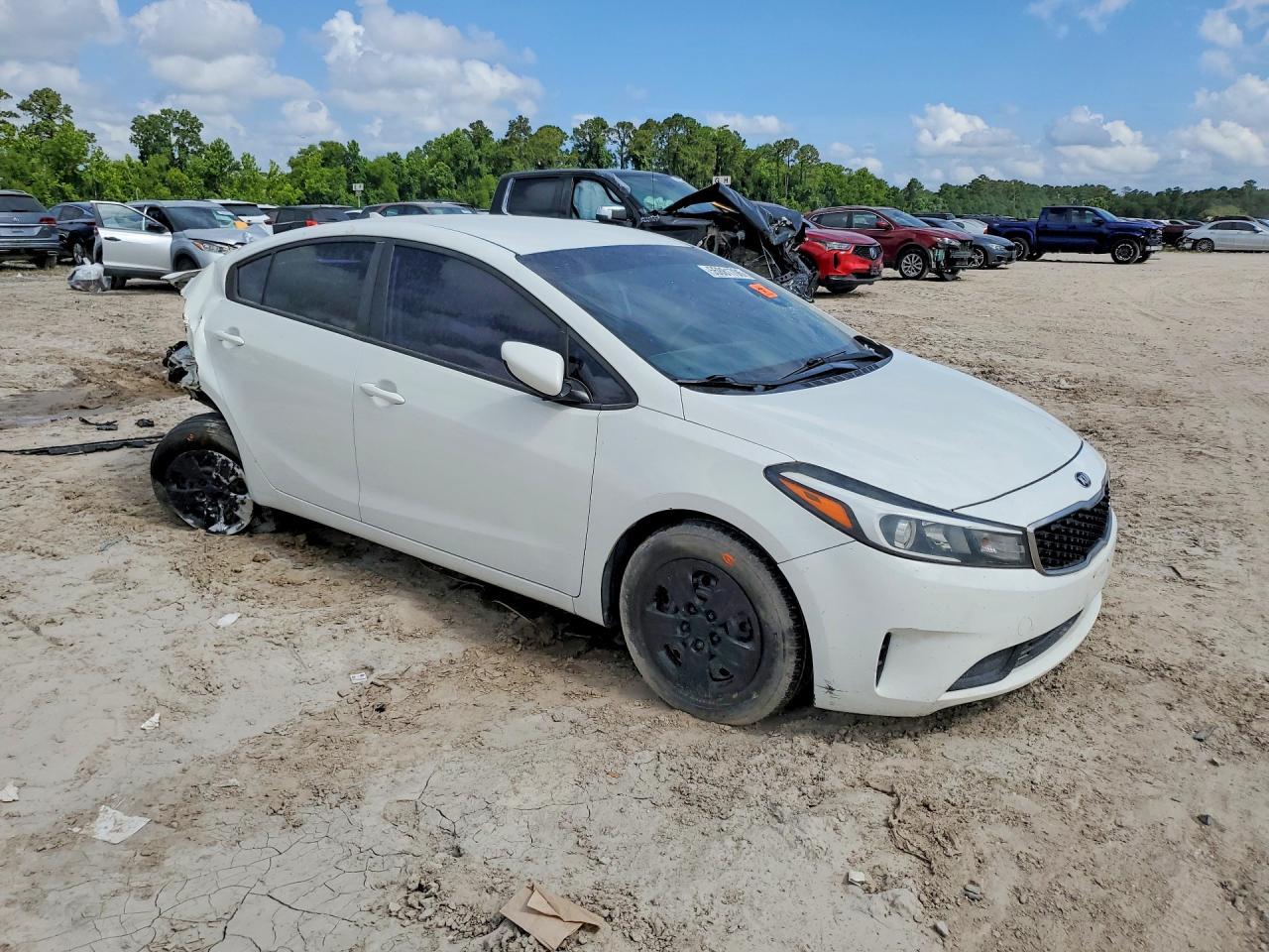 2018 Kia Forte - Image 4