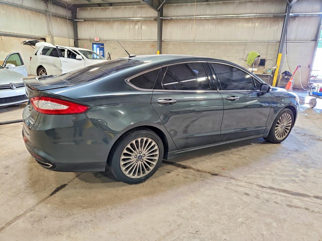 2016 Ford Fusion Titanium - Image 3