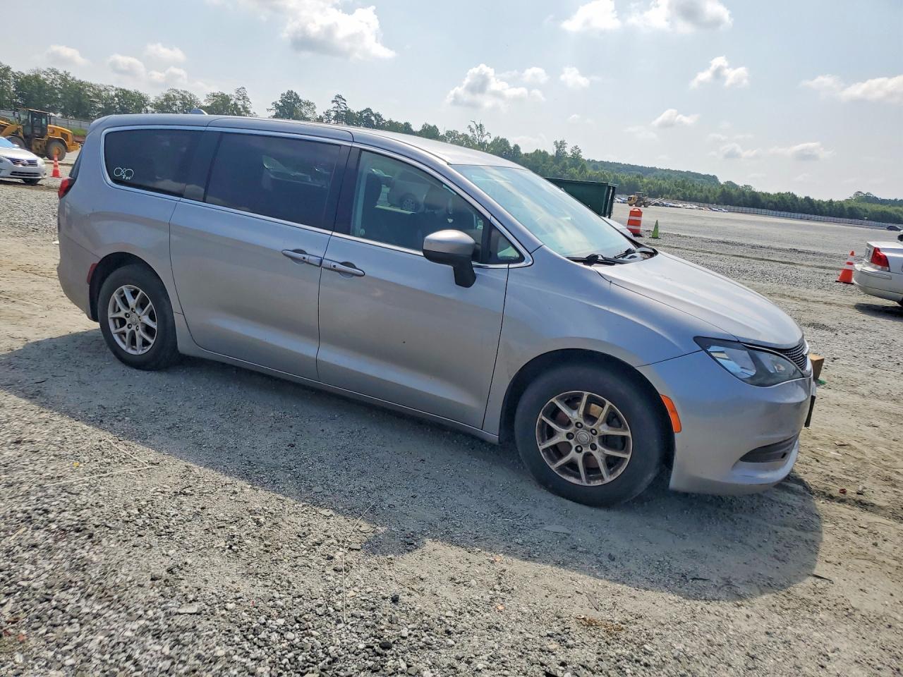 2017 Chrysler Pacifica Touring - Фото 4