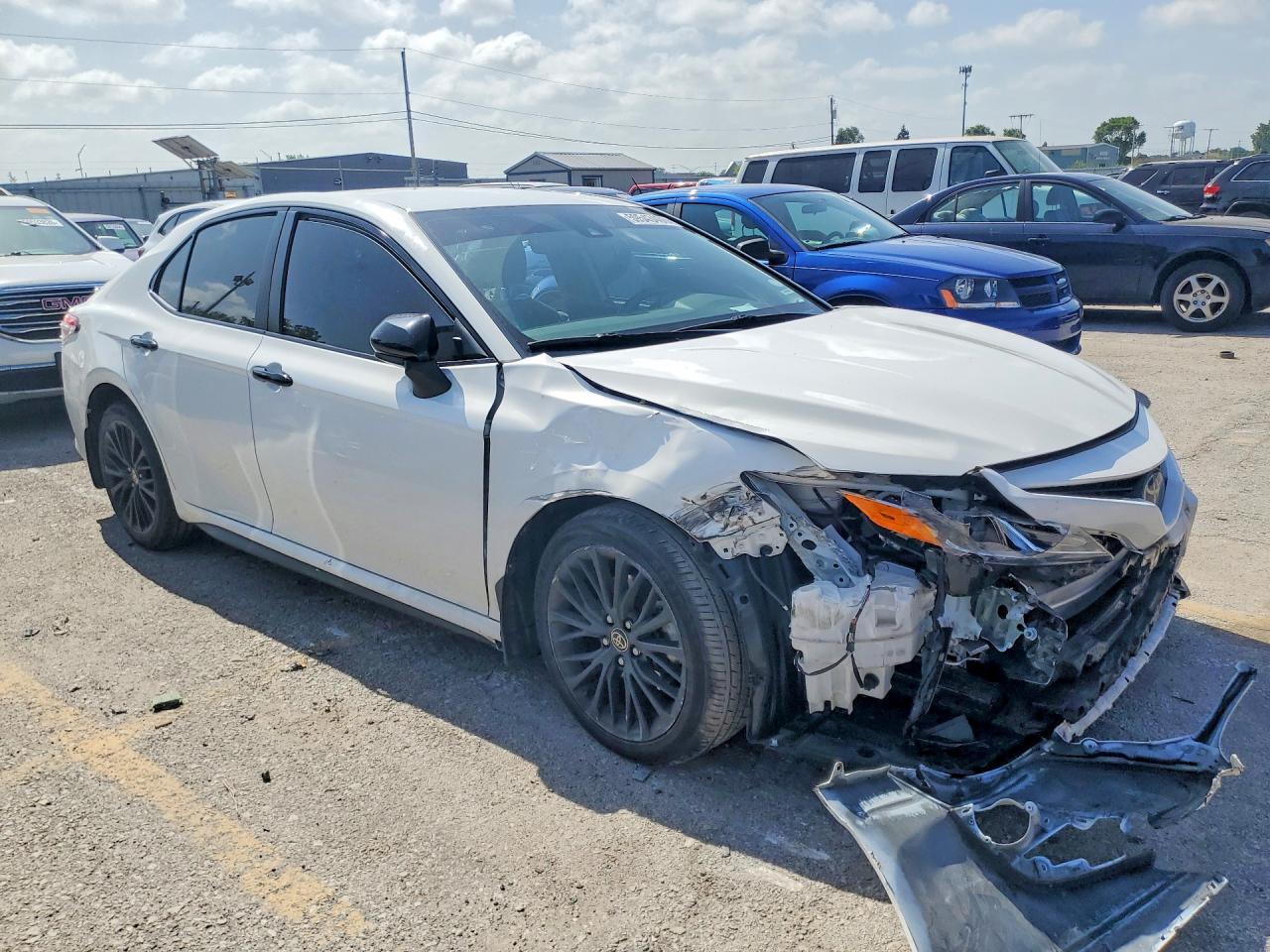 2020 Toyota Camry Se Nightshade - Фото 4