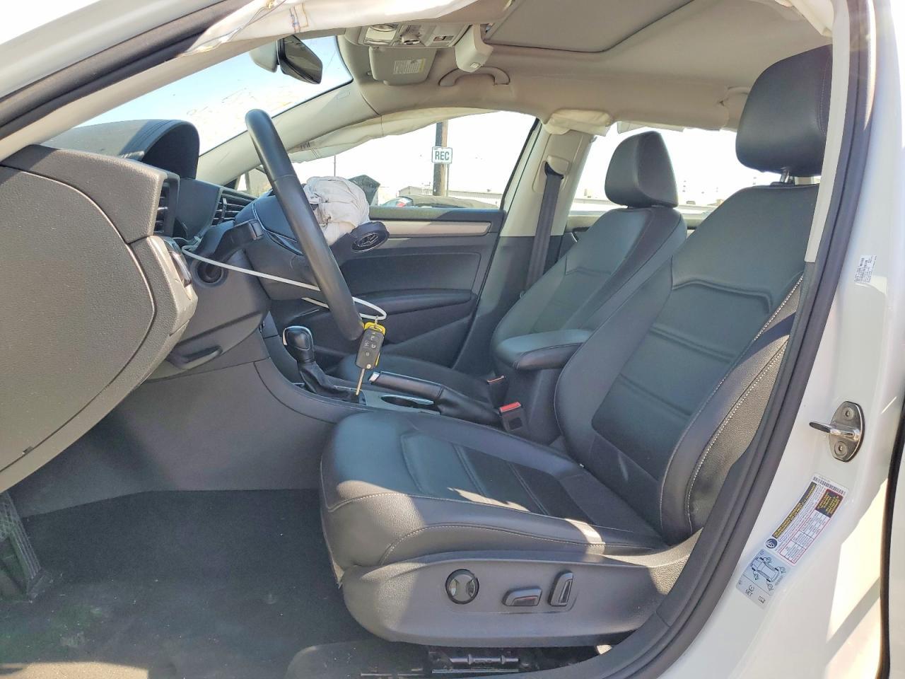 2021 Volkswagen Passat Se - Image 7