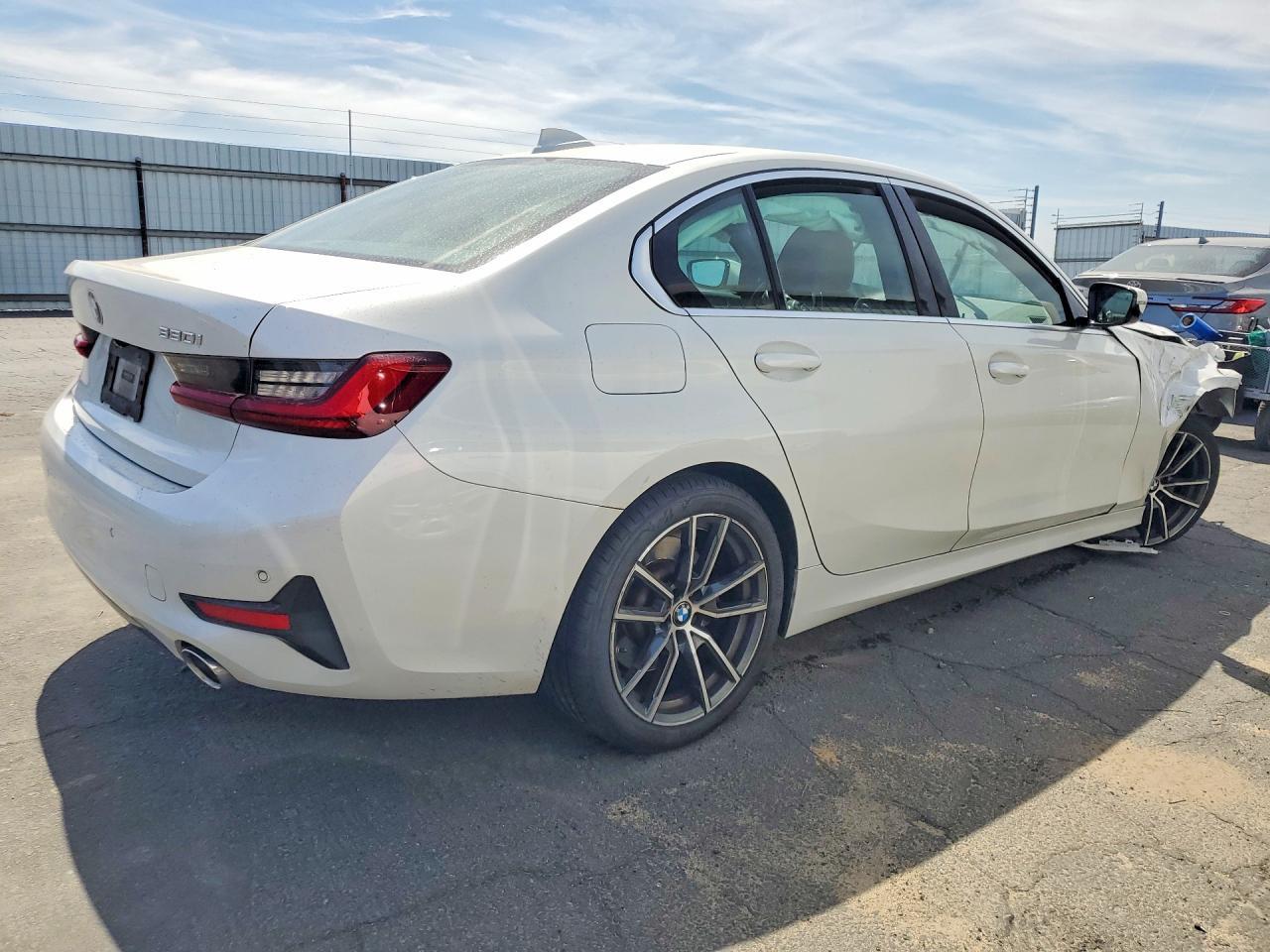 2022 BMW 330I - Image 3