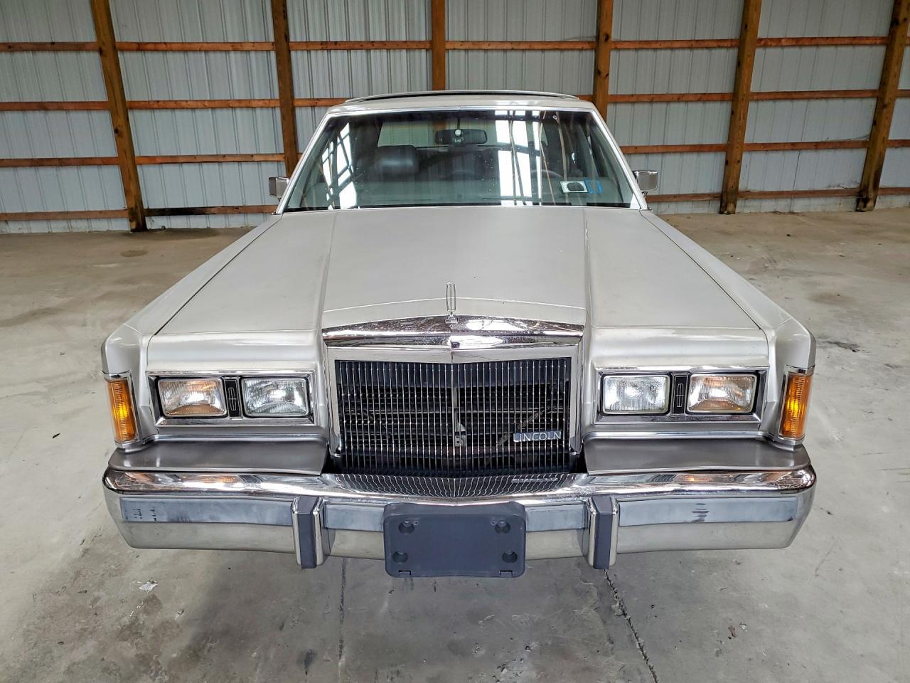 1989 Lincoln Town Car Executive L - Image 5