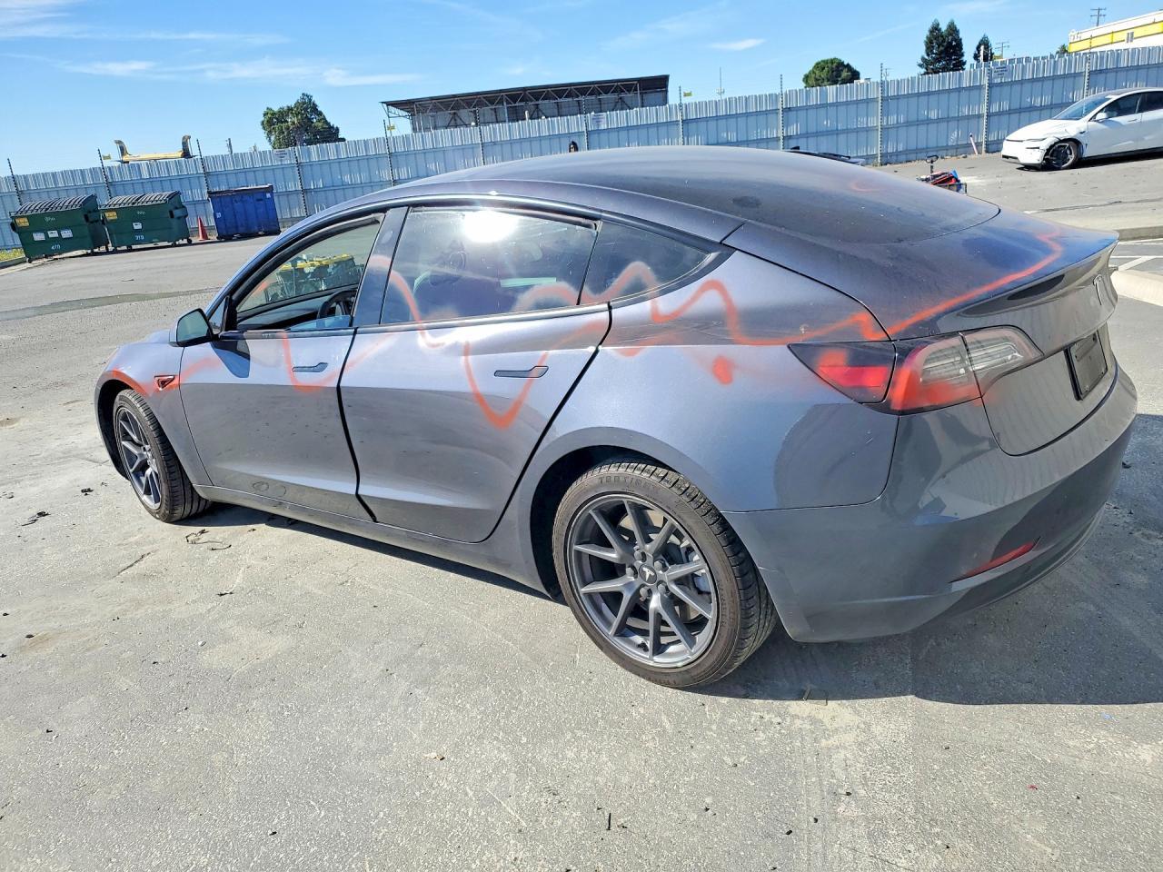 2023 Tesla Model 3 - Фото 2