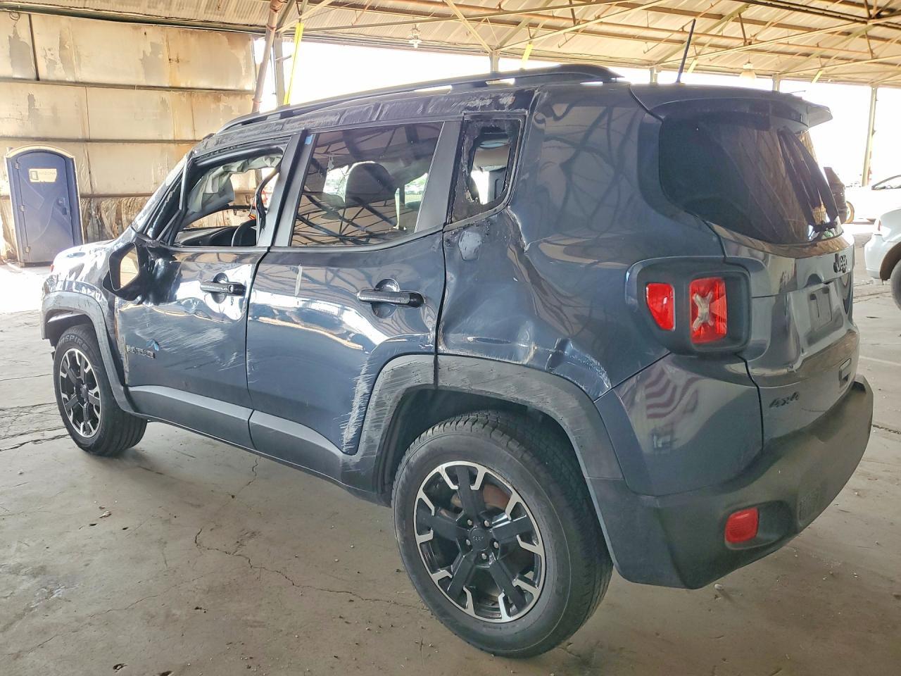2023 Jeep Renegade Latitude - Фото 2