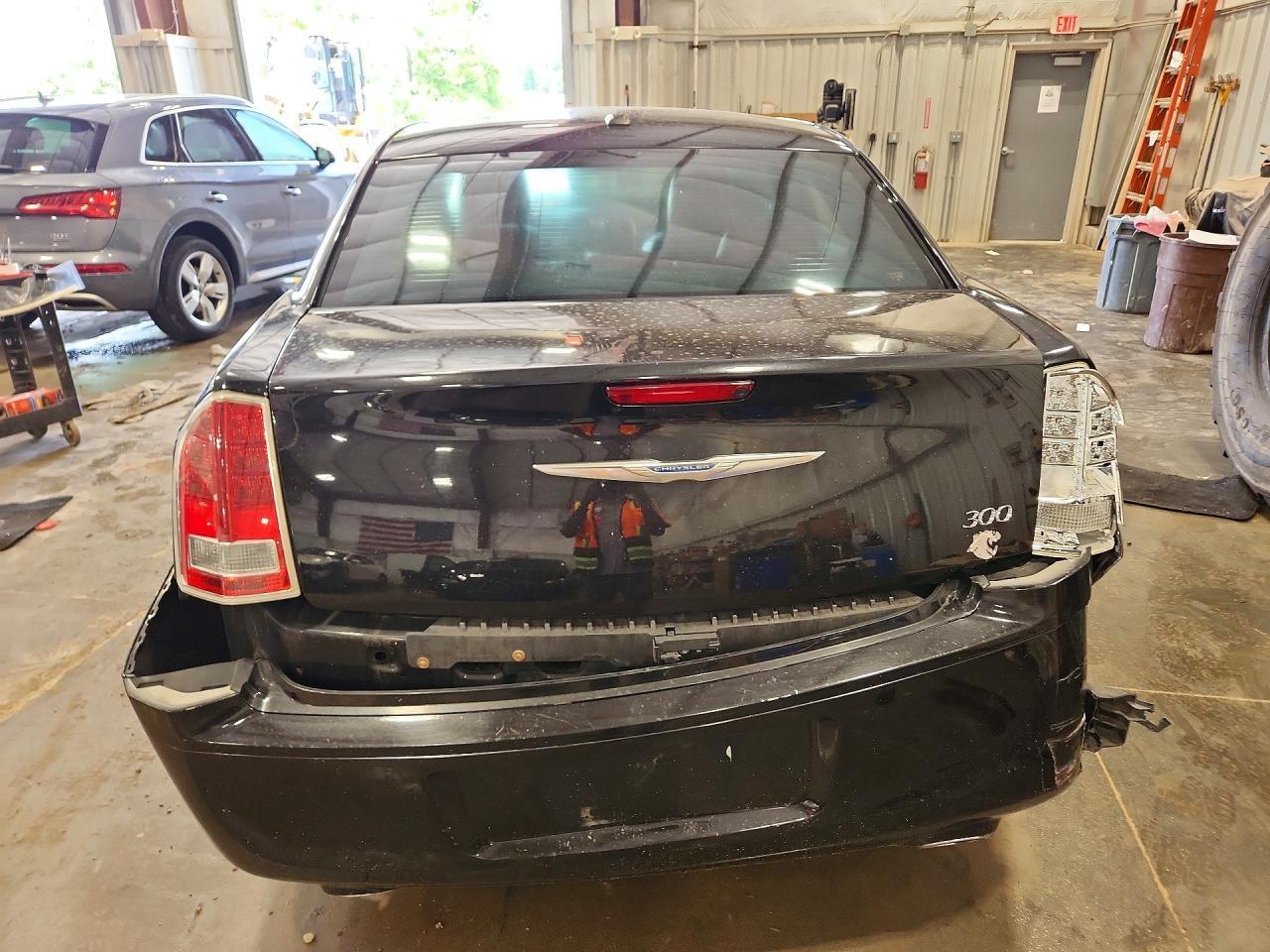 2011 Chrysler 300 - Фото 6
