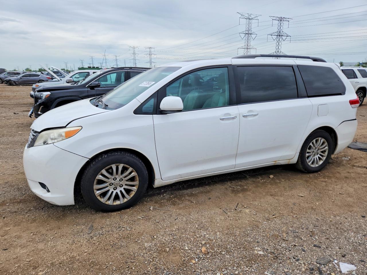 2013 Toyota Sienna Xle 8-Passenger