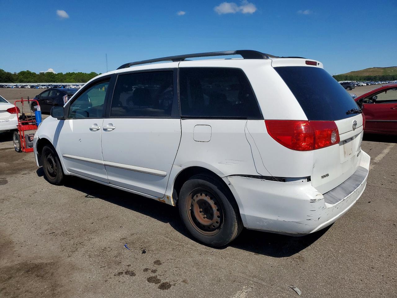 2009 Toyota Sienna - Фото 2