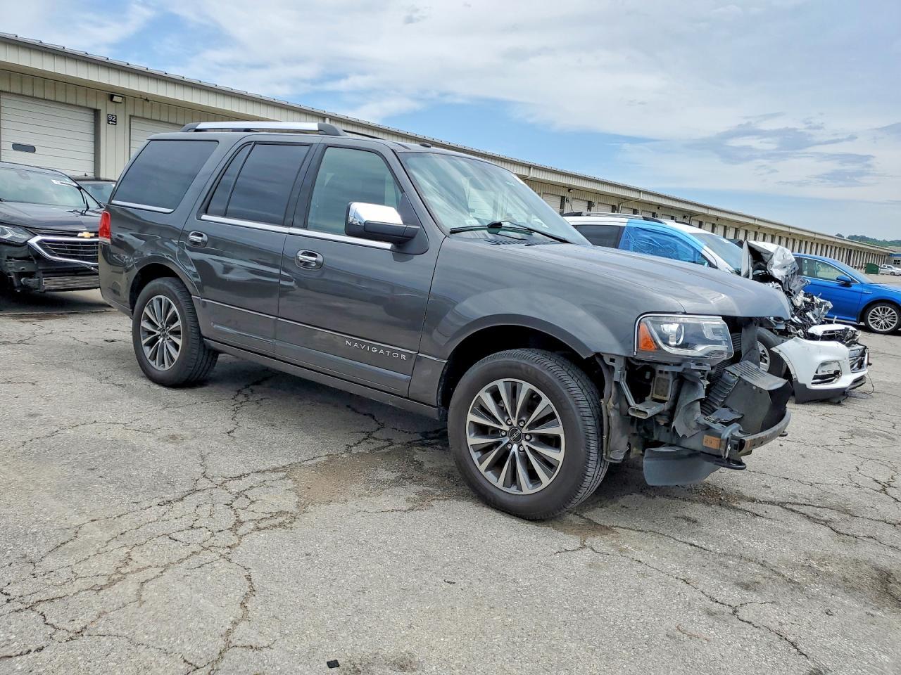 2017 Lincoln Navigator Select - Фото 4
