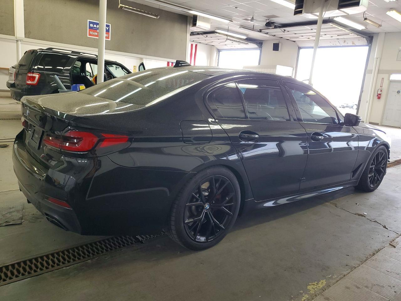 2021 BMW 540 Xi - Image 3