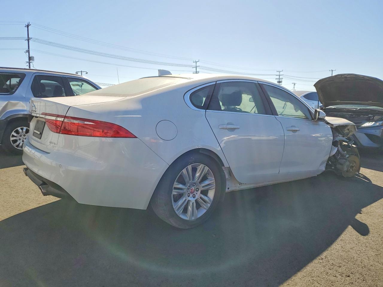 2016 Jaguar Xf Premium - Фото 3