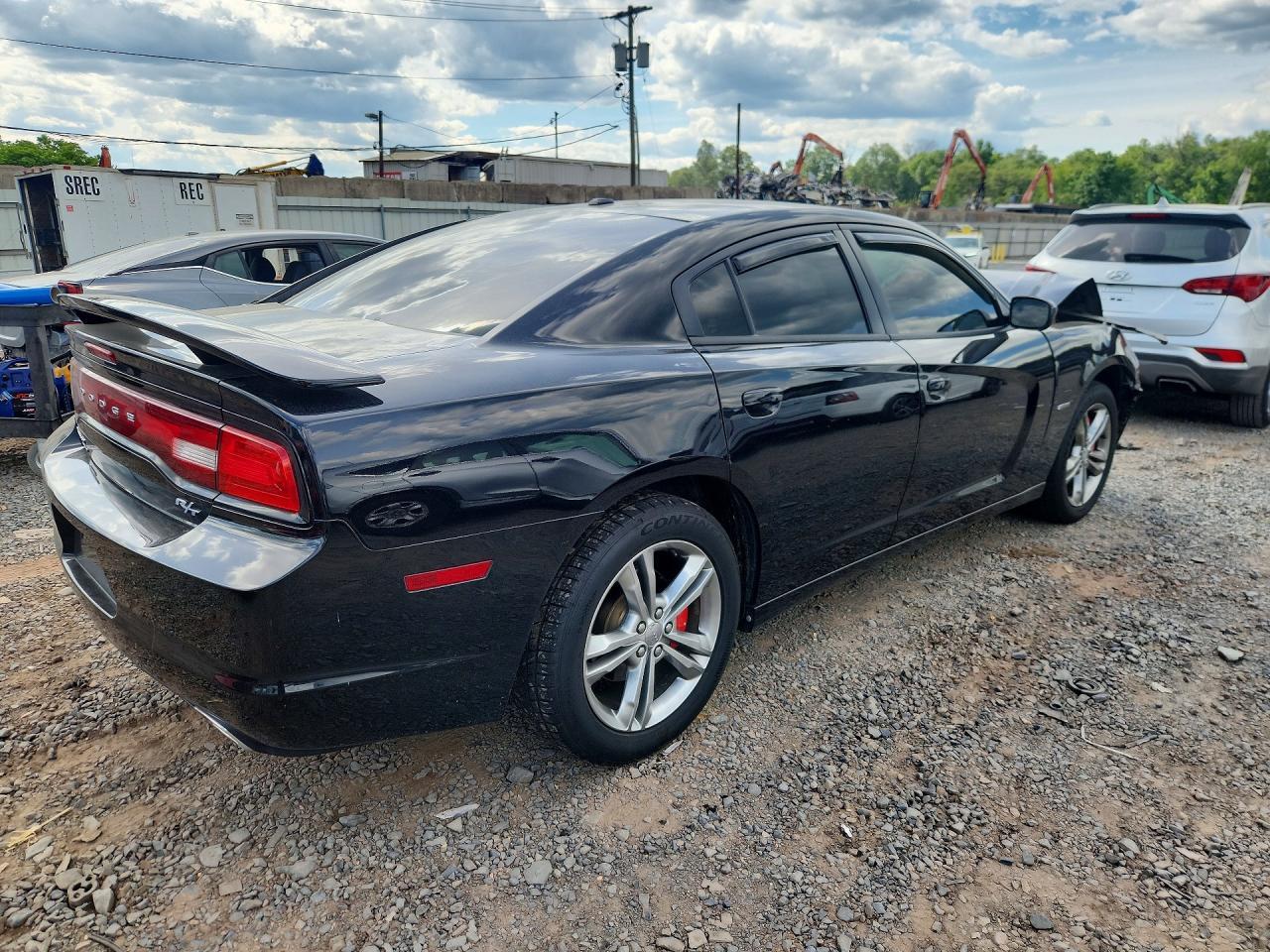 2013 Dodge Charger R - Image 3