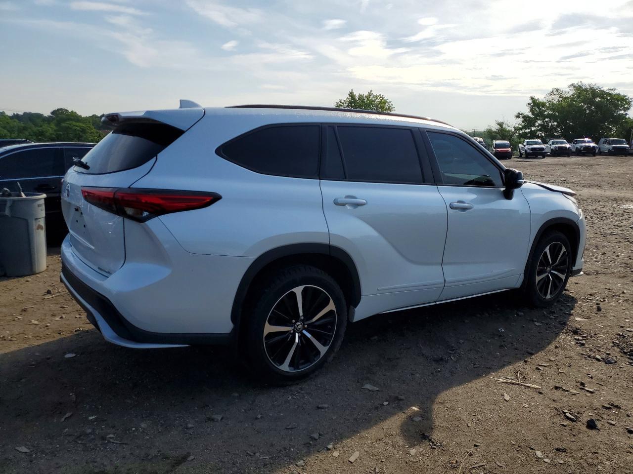 2022 Toyota Highlander Sport - Фото 3