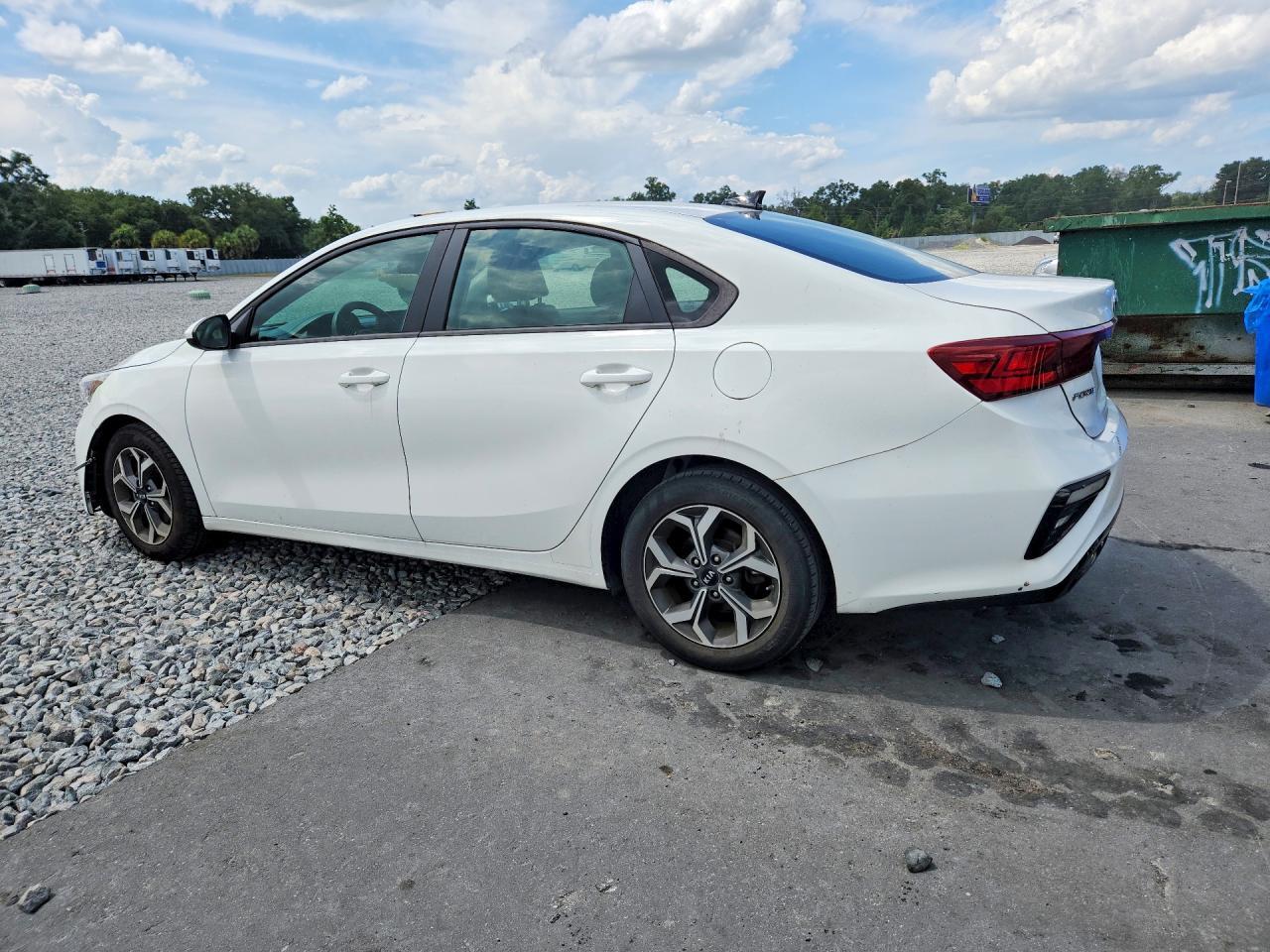 2021 Kia Forte Lxs - Image 2
