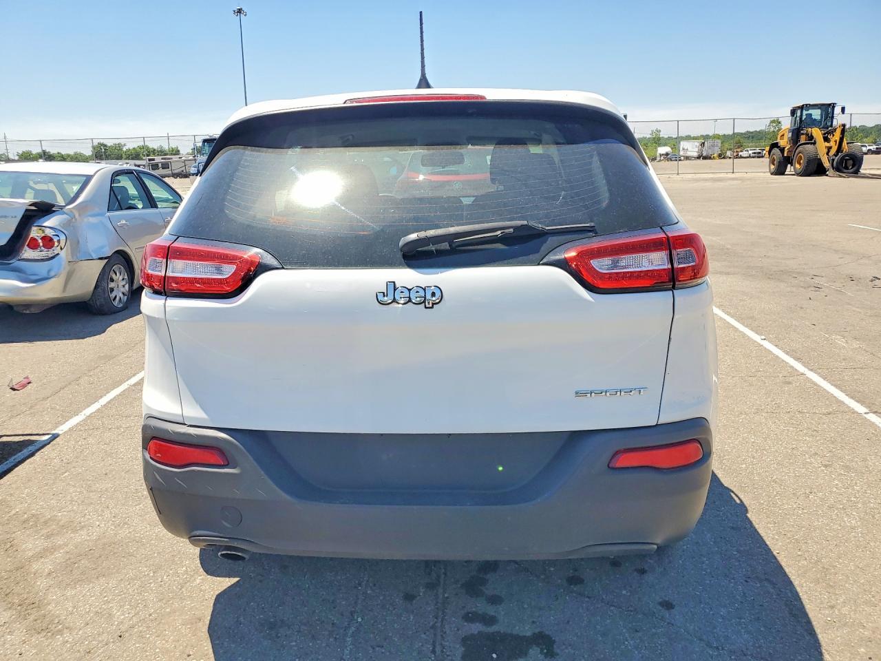 2017 Jeep Cherokee Sport - Image 6