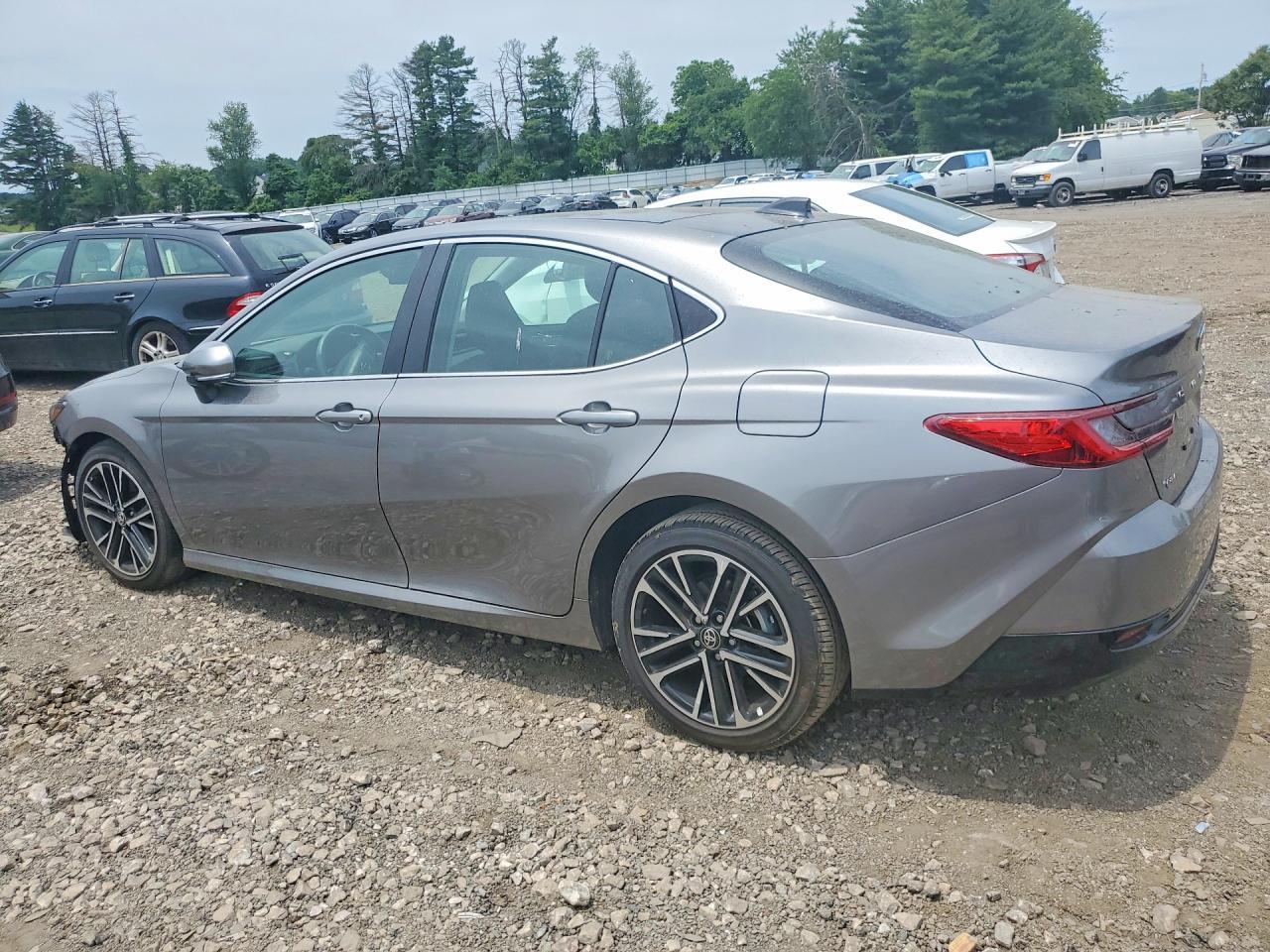 2025 Toyota Camry Xle - Фото 2