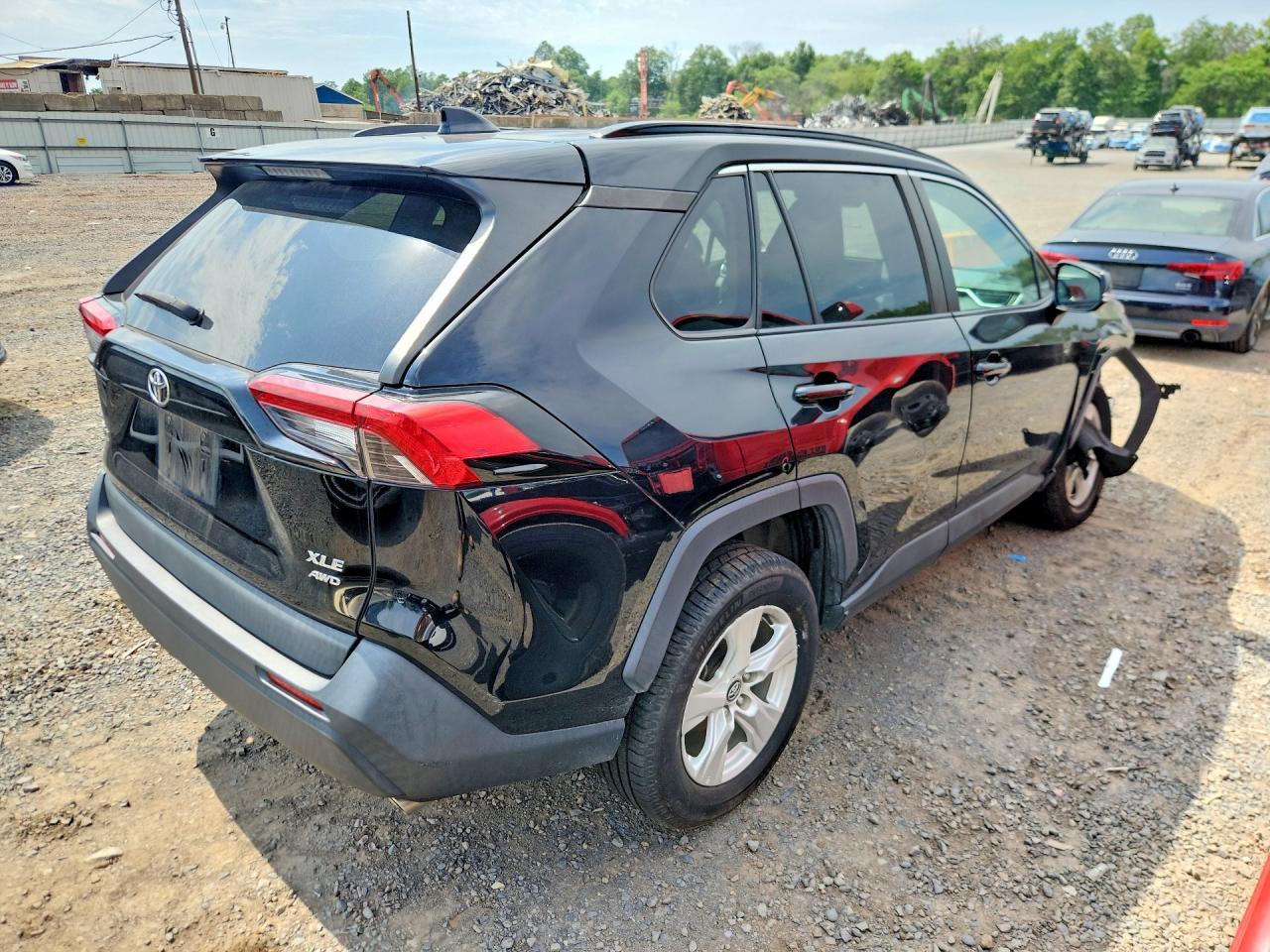 2021 Toyota Rav4 Xle - Image 3