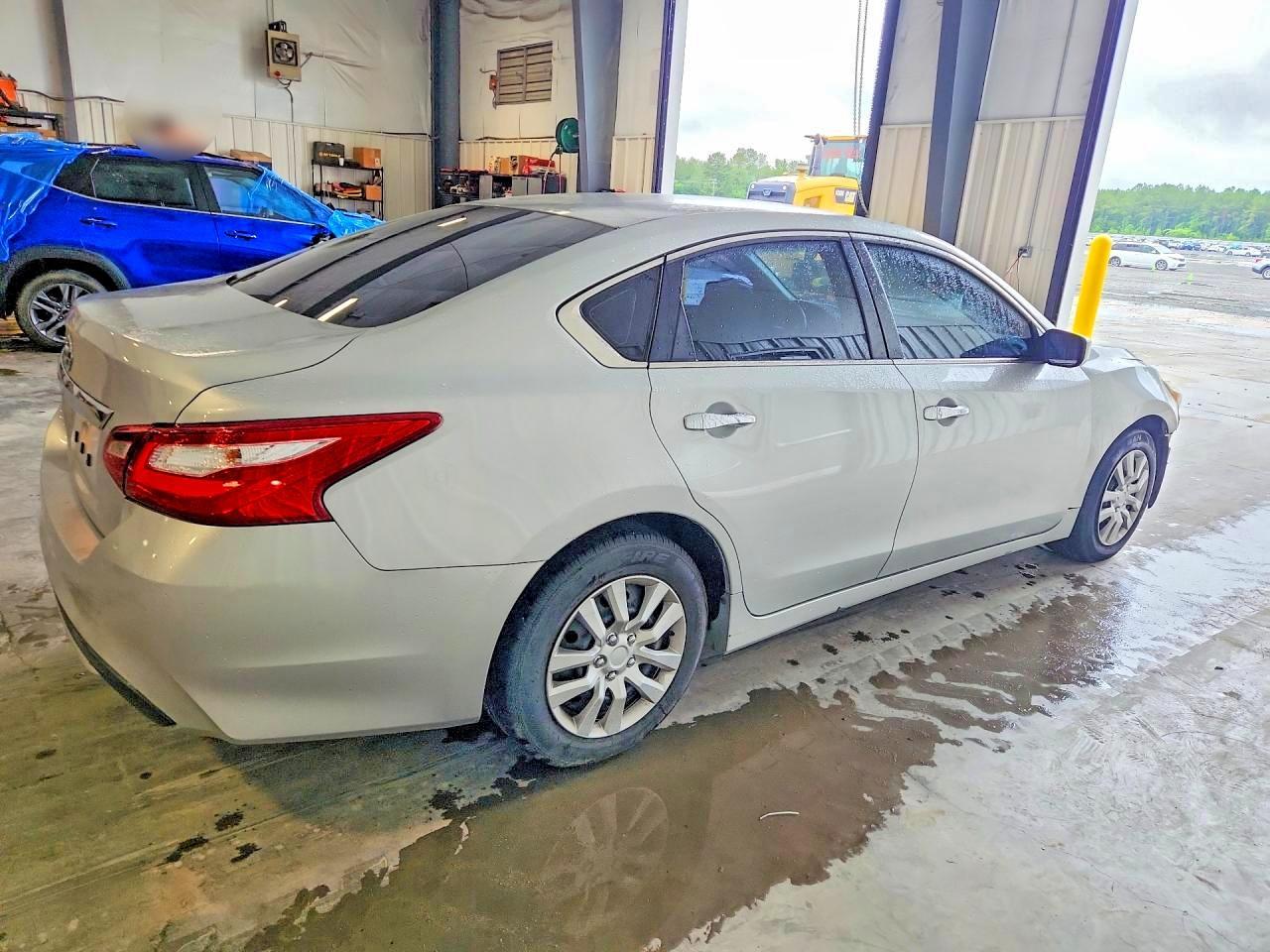 2017 Nissan Altima 2.5 S - Image 3