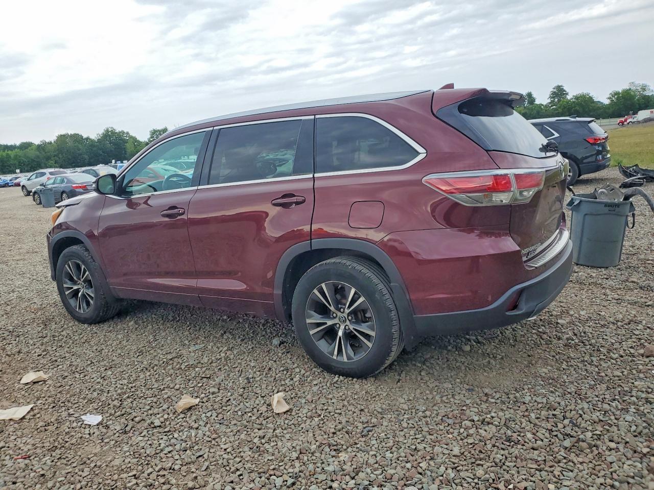 2016 Toyota Highlander Xle - Фото 2
