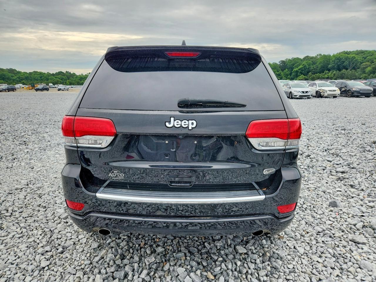 2019 Jeep Grand Cherokee Overland - Image 6