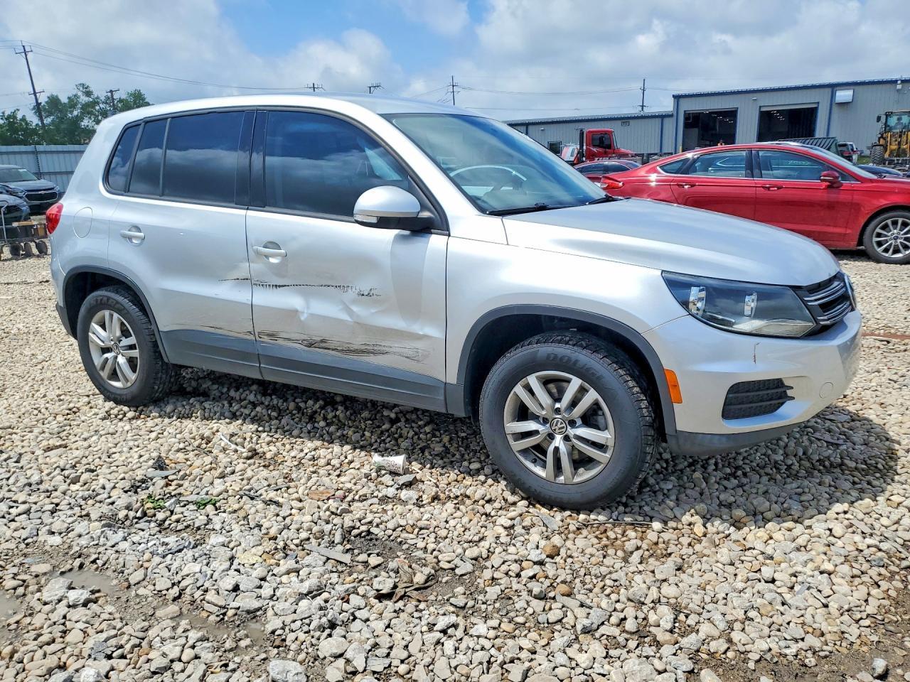 2012 Volkswagen Tiguan S - Фото 4