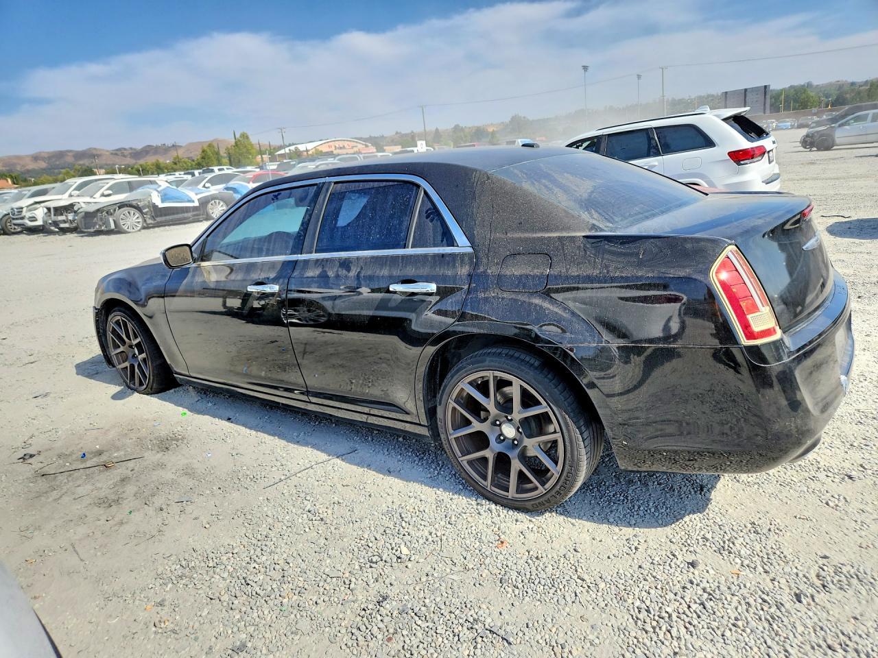 2013 Chrysler 300C - Image 2