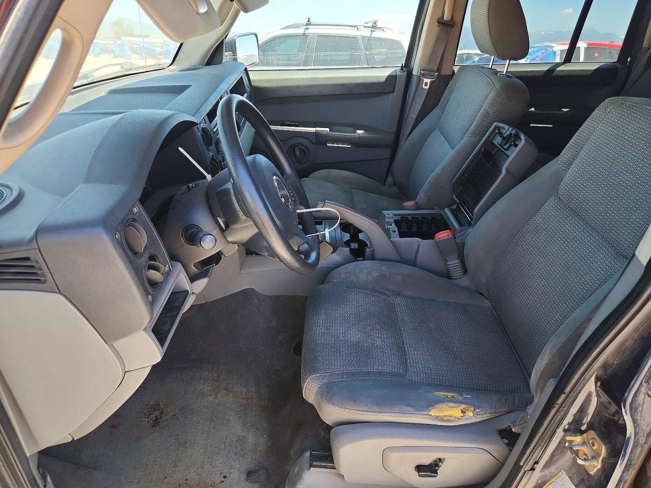 2006 Jeep Commander - Image 7