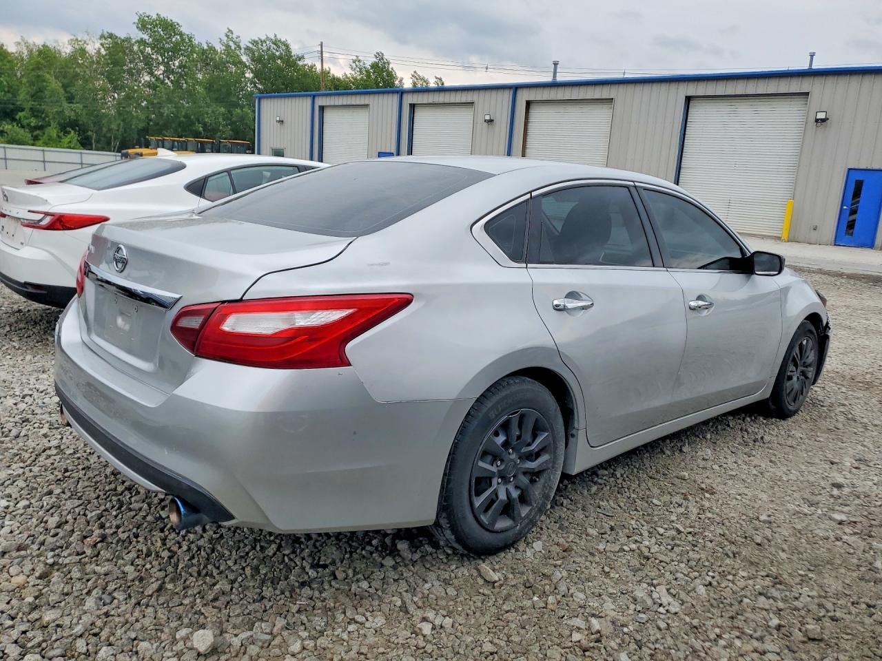 2017 Nissan Altima 2.5 S - Фото 3