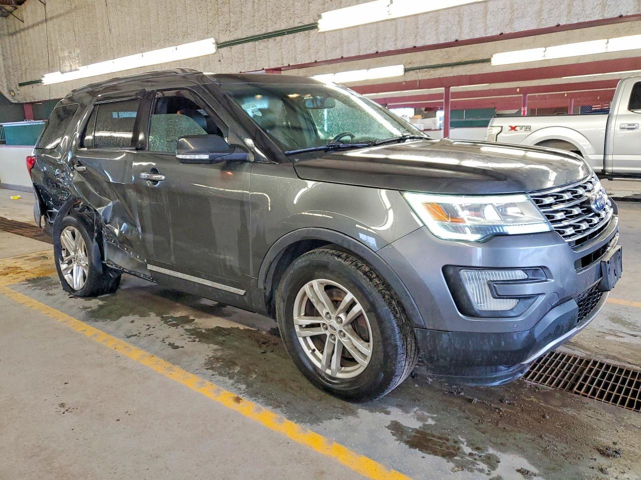 2017 Ford Explorer Limited - Image 4
