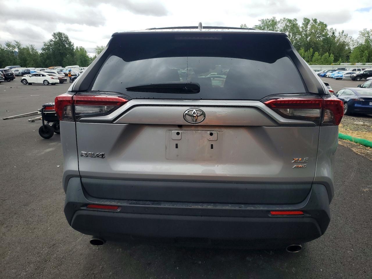 2021 Toyota Rav4 Xle Premium - Фото 6