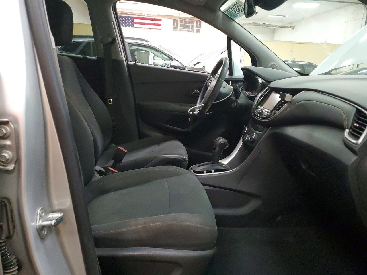 2019 Chevrolet Trax Ls - Image 7