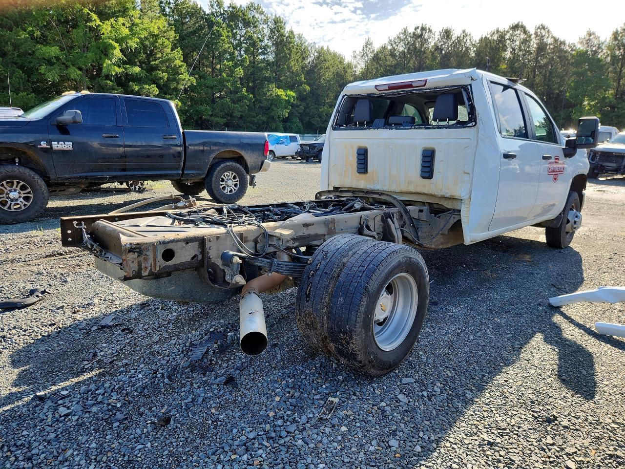 2024 Chevrolet Silverado K3500 - Фото 3
