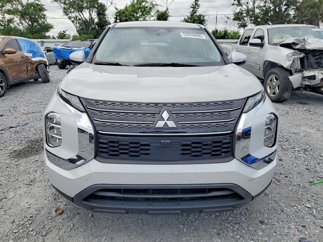 2024 Mitsubishi Outlander Es - Image 5