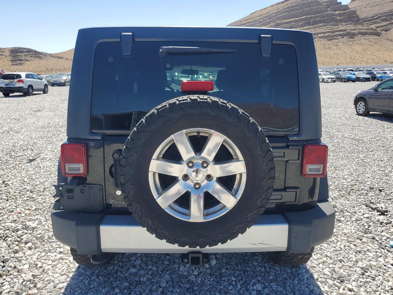 2014 Jeep Wrangler Unlimited Sahara - Фото 6
